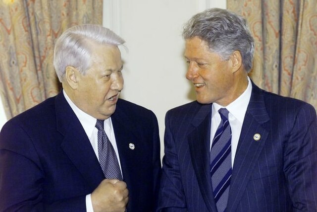 File:BorisYeltsin and BillClinton 1999-11-18.jpg